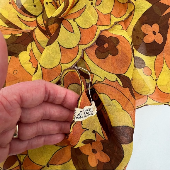 Vintage 1960s Stylized Floral Rectangular Chiffon Head Scarf w/Scalloped Edges - Picture 7 of 7